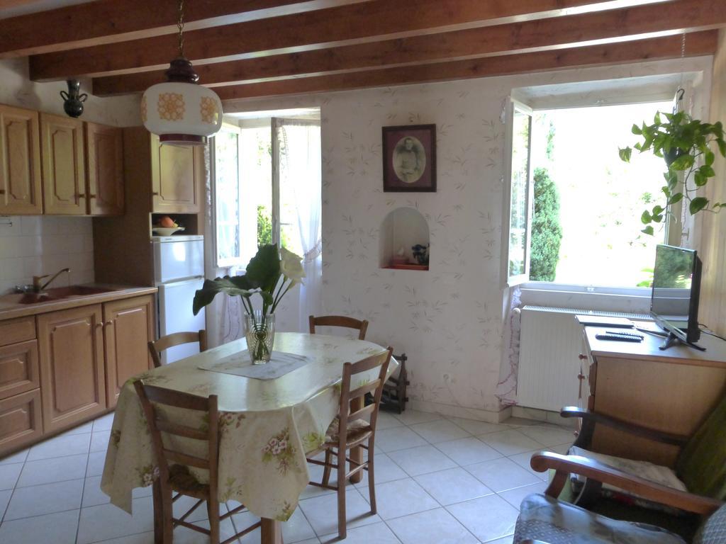 Hotel La Ferme de Mon Père à Saint-Girod Chambre photo